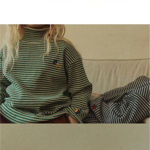 미착용) 아프리콧스튜디오 티셔츠 110