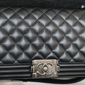 샤넬 보이 미듐 캐비어 은장