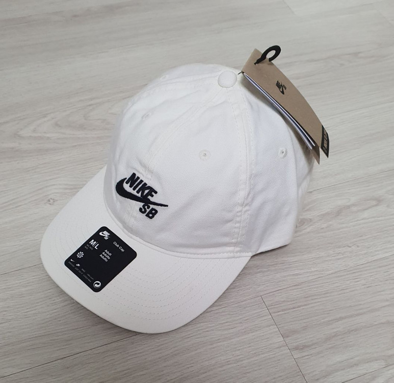 나이키 SB 클럽캡 모자 M/L사이즈 새제품 4만원--0