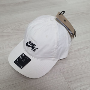 나이키 SB 클럽캡 모자 M/L사이즈 새제품 4만원
