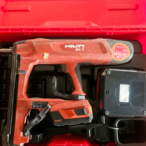 힐티 bx3 충전 타정기 배터리5암페어와 충전기 새제품 풀박스