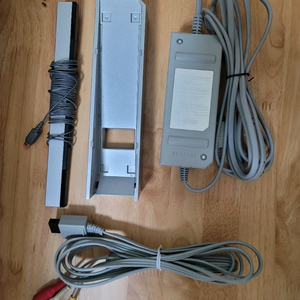 닌텐도 wii 위 전원아답터,av케이블,본체받침대,센서바 이미지