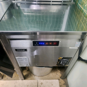 린나이 전기튀김기(2대), 이시다전자저울,오븐기, 인덕션, 랩핑기