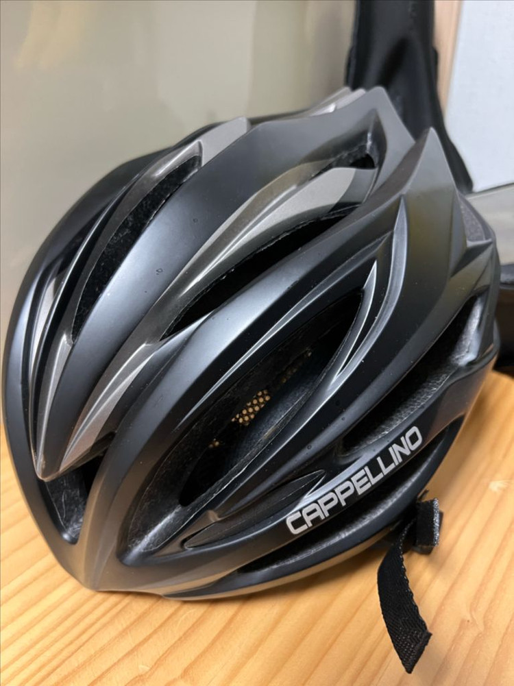 자전거용품 일괄) 헬멧, 물통/스피커 거치대, 실리콘 젤안장커버, 휴대폰거치 및 가방 이미지