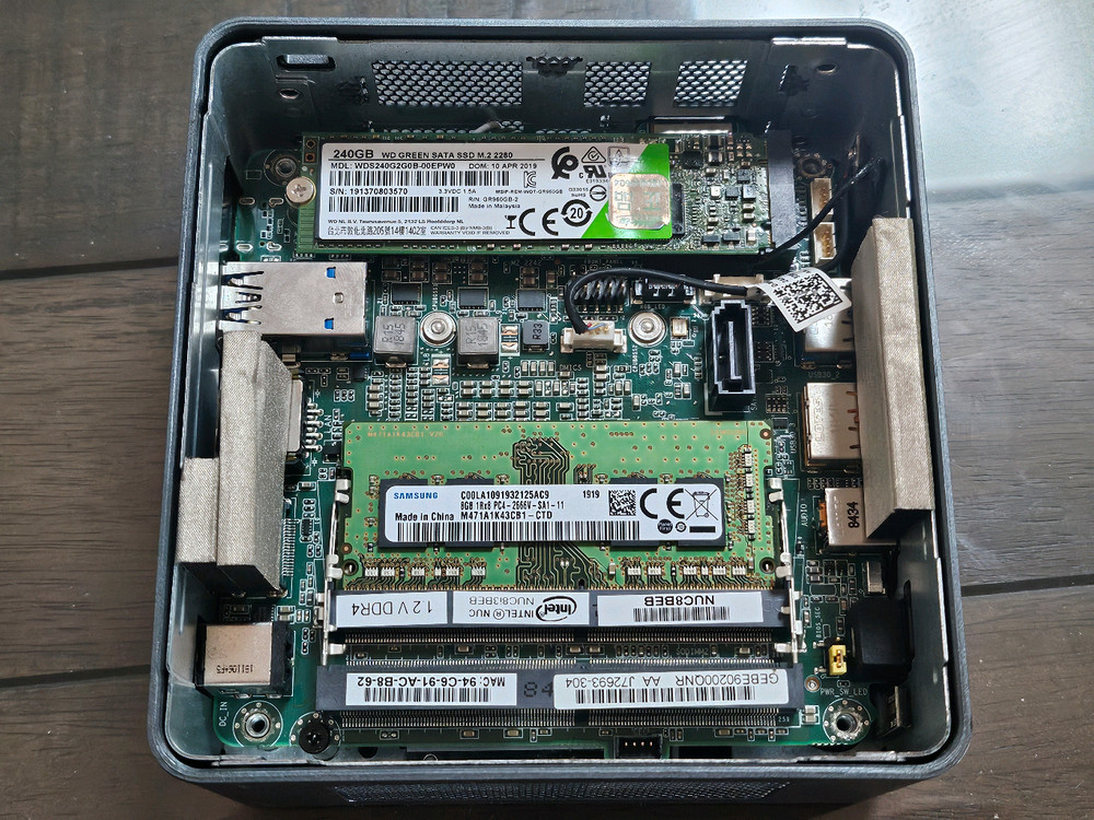 인텔 NUC 미니 PC NUC8i3BEH / 8GB RAM / 240GB--7