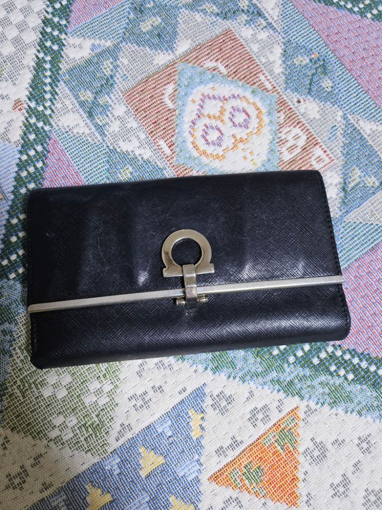 페레가모 중지갑--1