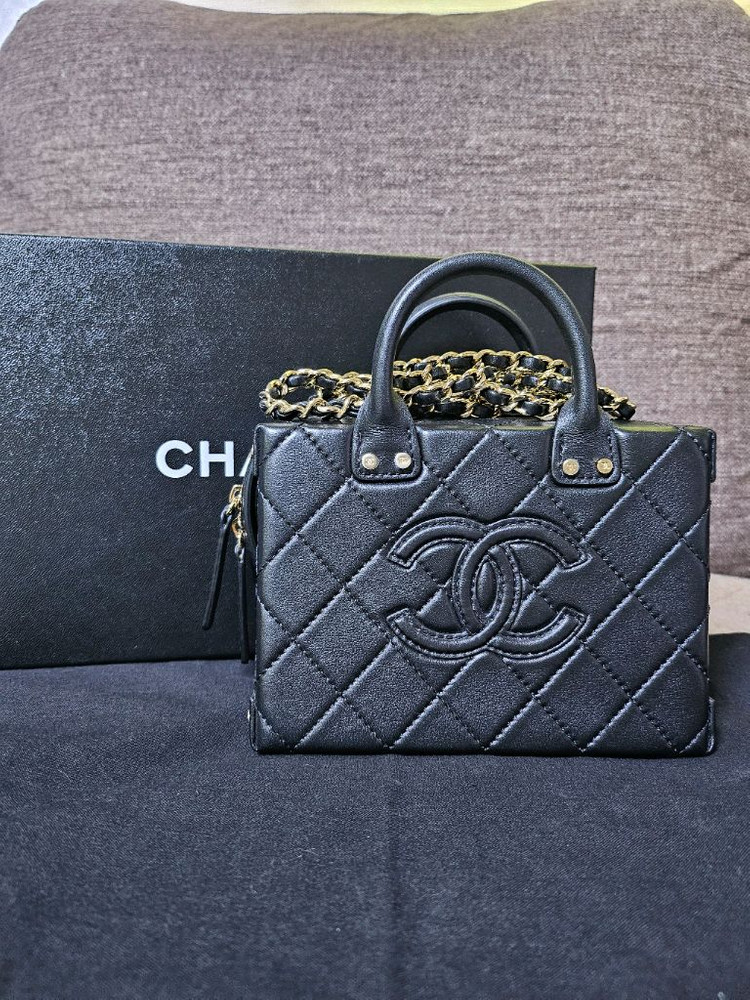 샤넬 탑핸들 코스매틱백 블랙(새상품급)--1