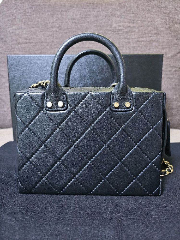 샤넬 탑핸들 코스매틱백 블랙(새상품급)--3