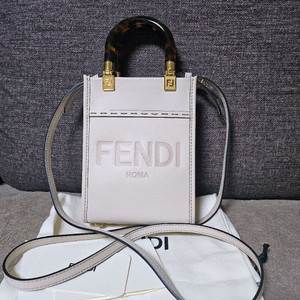 펜디 로고 선샤인 미니크로스백(새상품)