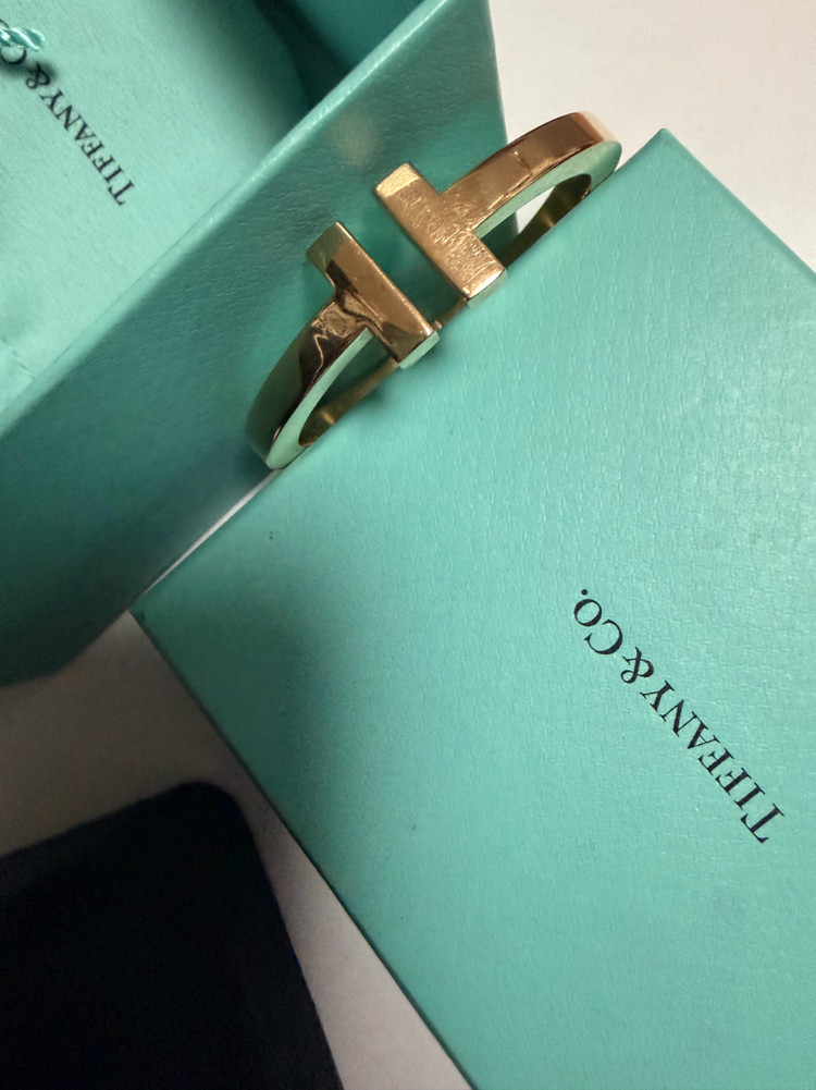 티파니앤코 T스퀘어 엘로우골드 xs 팔찌--1