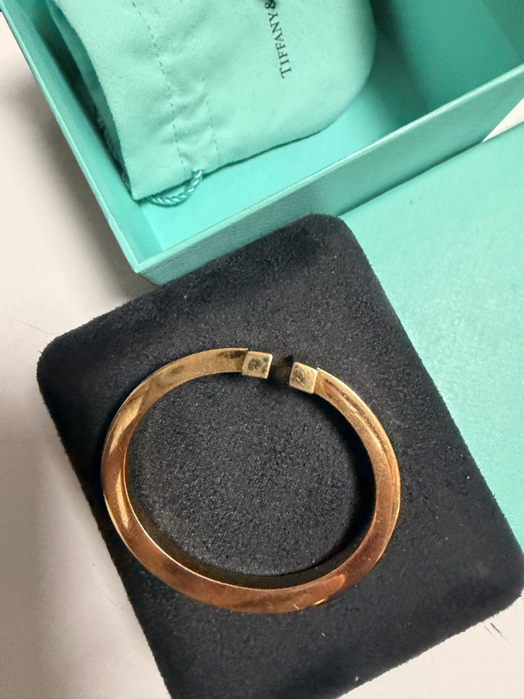 티파니앤코 T스퀘어 엘로우골드 xs 팔찌--3