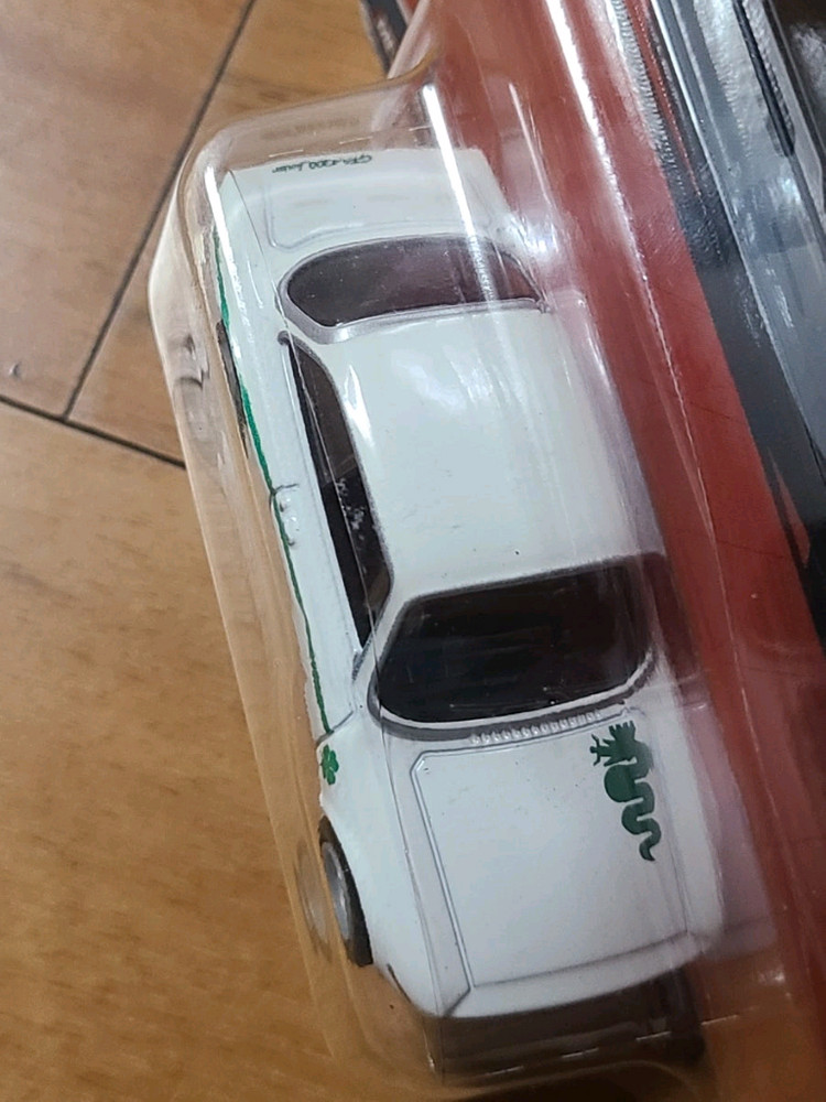 핫휠 프리미엄 알파 로메오 줄리아 스프린트 GTA--4