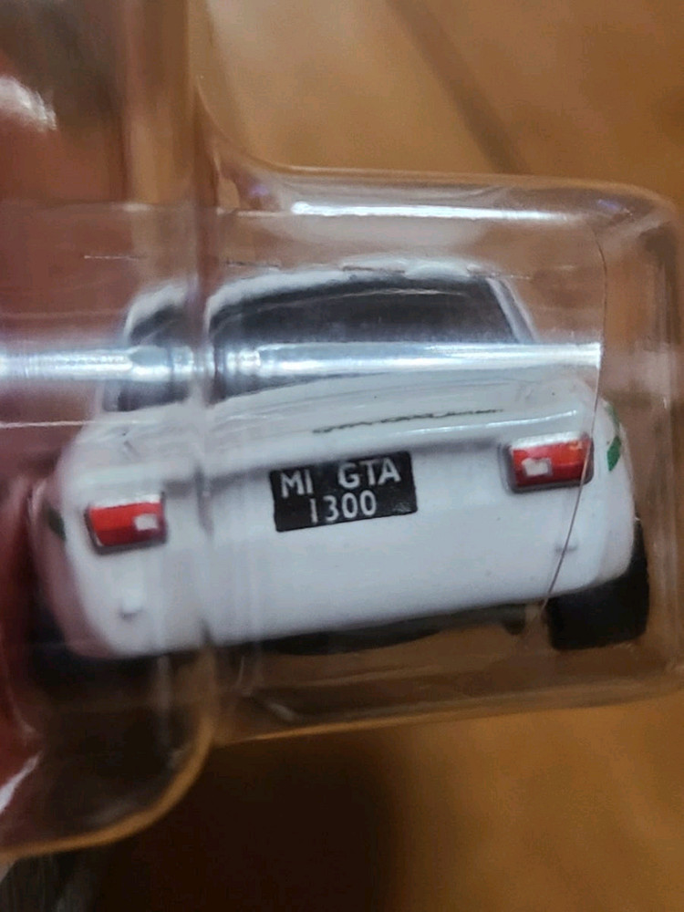 핫휠 프리미엄 알파 로메오 줄리아 스프린트 GTA--6