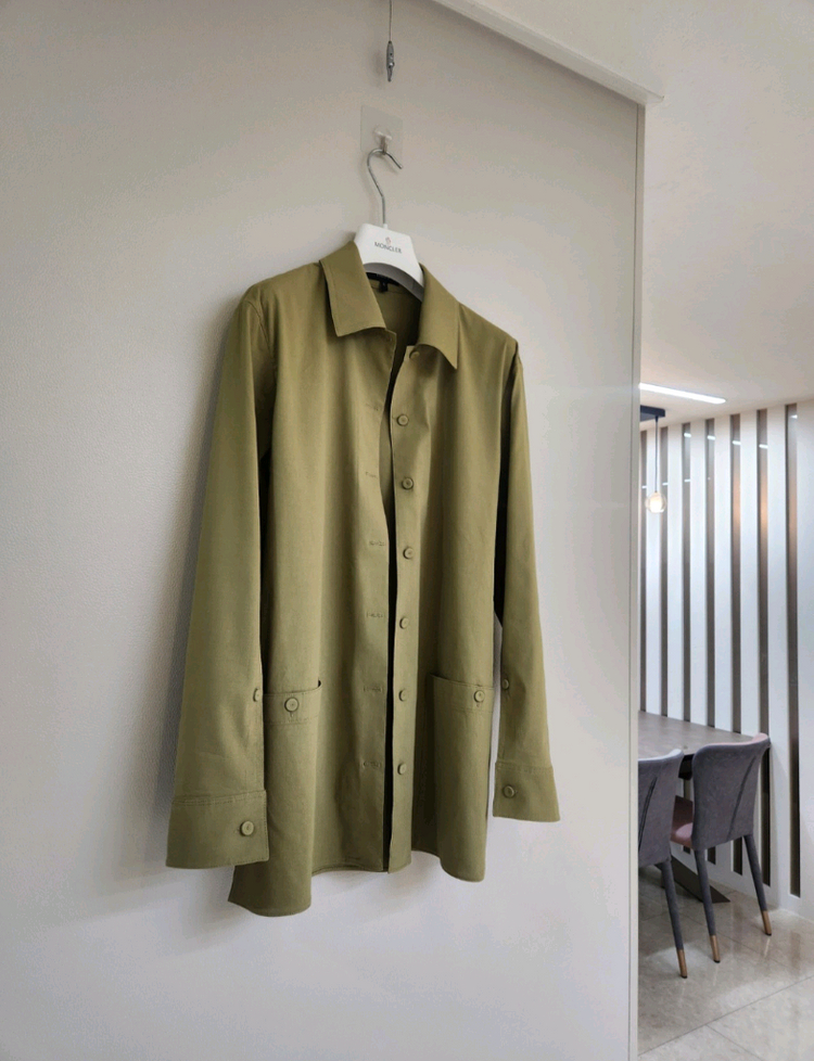 띠어리 벨티드 셔츠형 린넨자켓 S사이즈(국내55~66사이즈)--4
