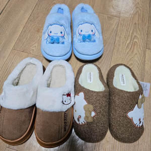 산리오(키티,시나모롤) 털슬리퍼 판매합니다.