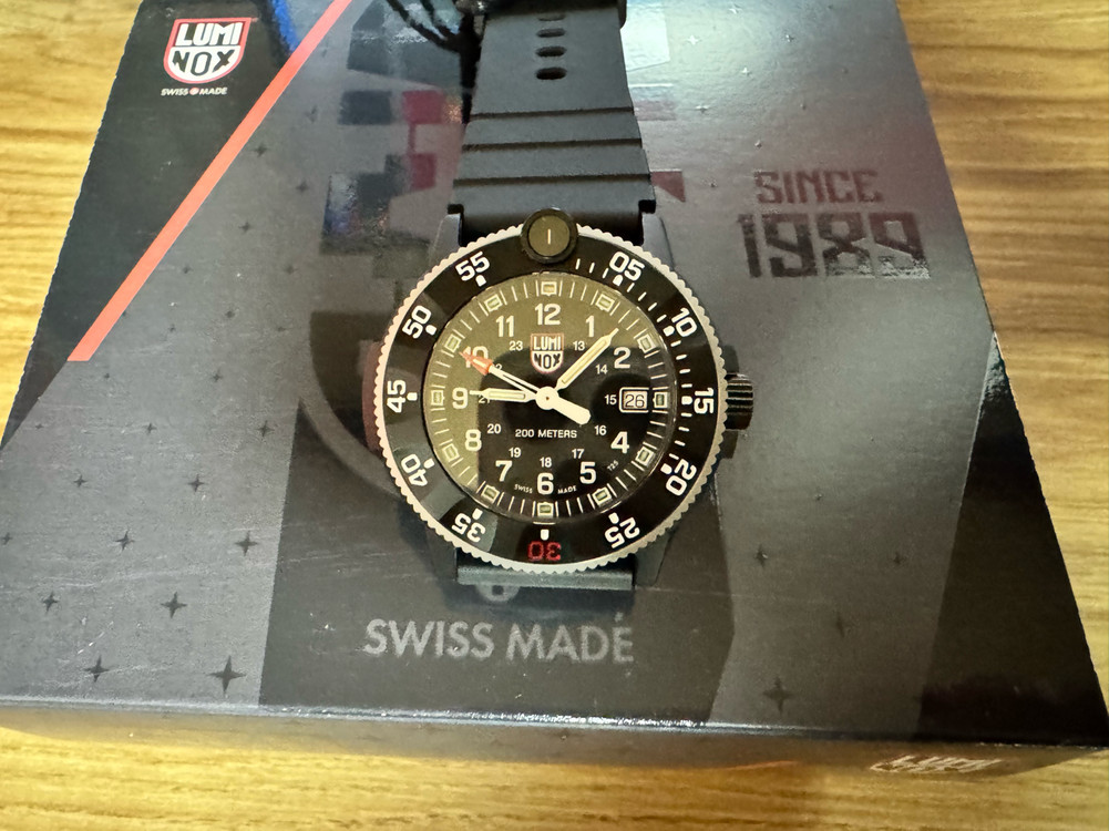 루미녹스 네이비씰 헤리티지 XS.3001.H 30주년 한정판 판매합니다.--2