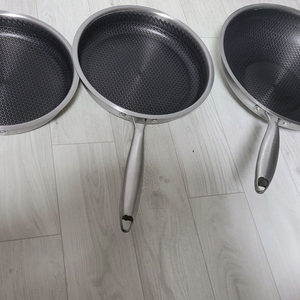 BIEN CUISINE 비앙쿠진 프라이팬 3종 세트입니다- 쿡셀 디자인