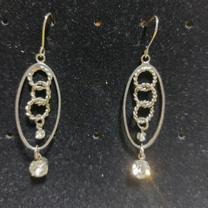 공방 웨딩 하객 귀걸이 빛을 비추면 엄청 반짝여