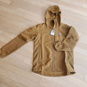 파타고니아 r1 테크페이스 피츠로이 투어후디 판매합니다.