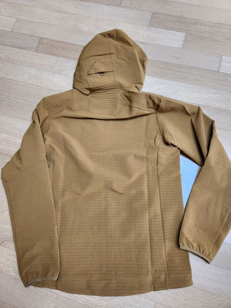 파타고니아 r1 테크페이스 피츠로이 투어후디 판매합니다.--1