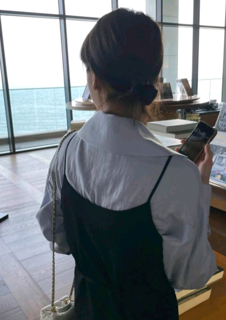 유메르 블라우스 + 르 뷔스티에 원피스 set ( 배송온 비닐 그대로, 새상품 )--2