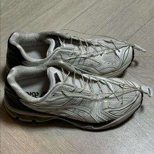 아식스 언어펙티드 젤카야노 14 270 사이즈