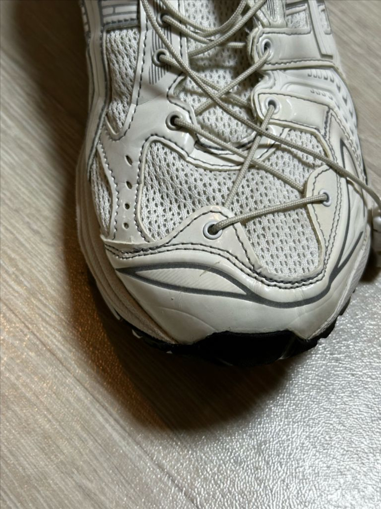 아식스 언어펙티드 젤카야노 14 270 사이즈--2