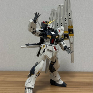 RG 뉴 건담 티타늄 피니쉬 가조립
