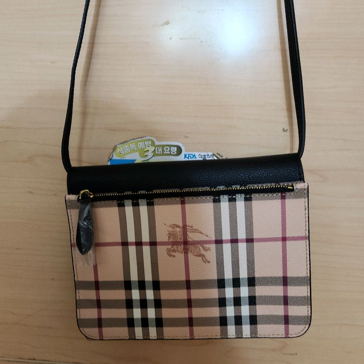 미사용 버버리 크로스백 정품--3