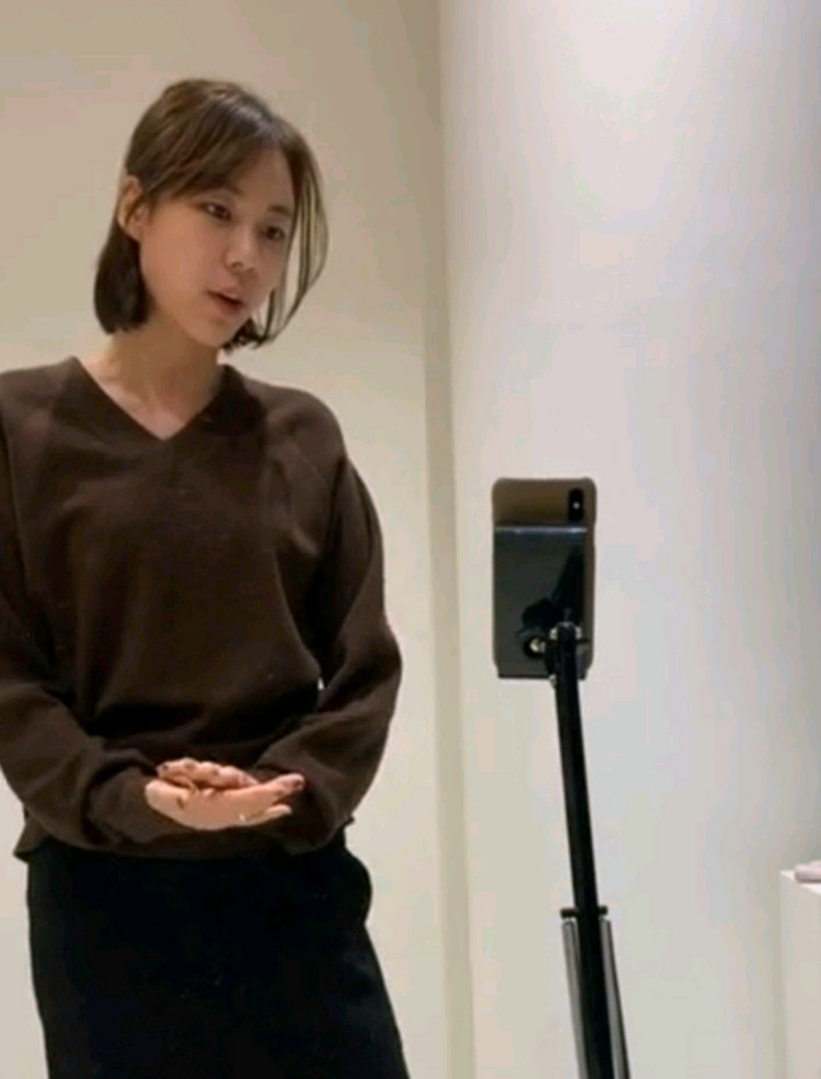 유메르 브이넥 니트 ( 배송온 비닐 그대로, 새상품 )--2