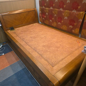 청포장수 흙침대입니다. 상태좋고 온열기 등 작동잘됩니다(나눔).