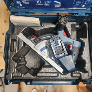 보쉬 플런지쏘 (GKT 18V-52 GC) 베어툴 팝니다. 이미지