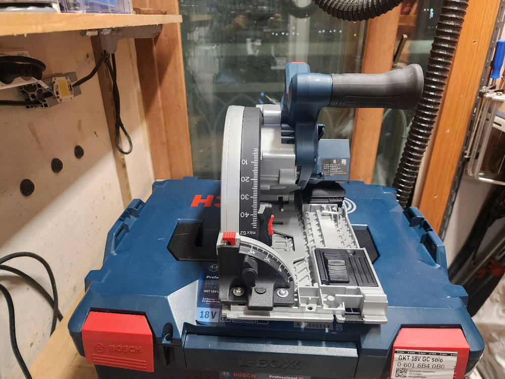 보쉬 플런지쏘 (GKT 18V-52 GC) 베어툴 팝니다. 이미지