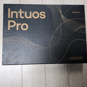 와콤 인튜어스 프로 2025 ptk670 중형 (미개봉)