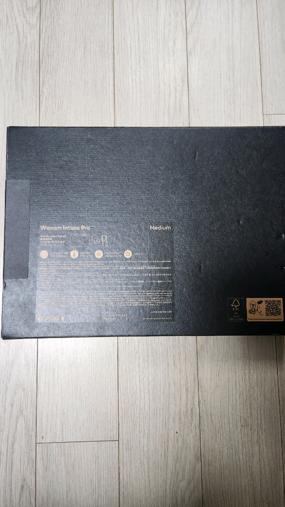 와콤 인튜어스 프로 2025 ptk670 중형 (미개봉)--2