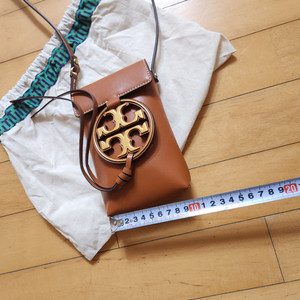 (미사용)토리버치 브라운 색상의 미니 크로스백