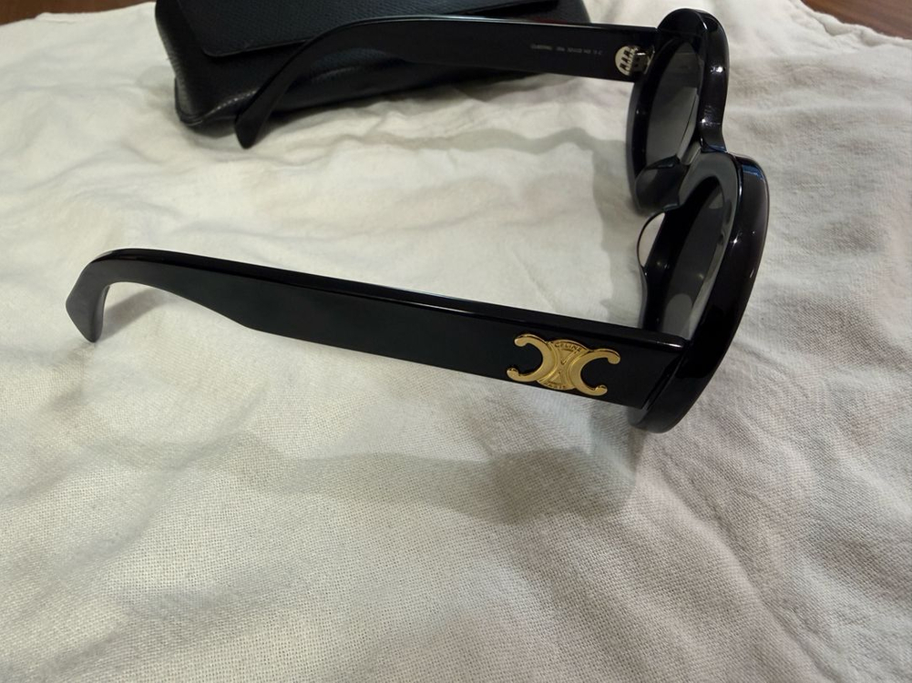 셀린느 트리옹프 CL40194U 블랙 선글라스 이미지