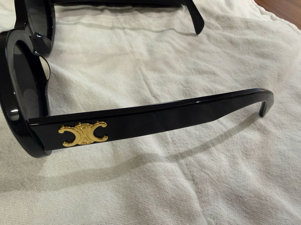 셀린느 트리옹프 CL40194U 블랙 선글라스 이미지