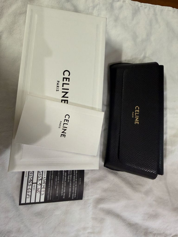 셀린느 트리옹프 CL40194U 블랙 선글라스 이미지