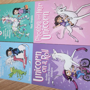 Phoebe and Her Unicorn 박스 세트 1~4권