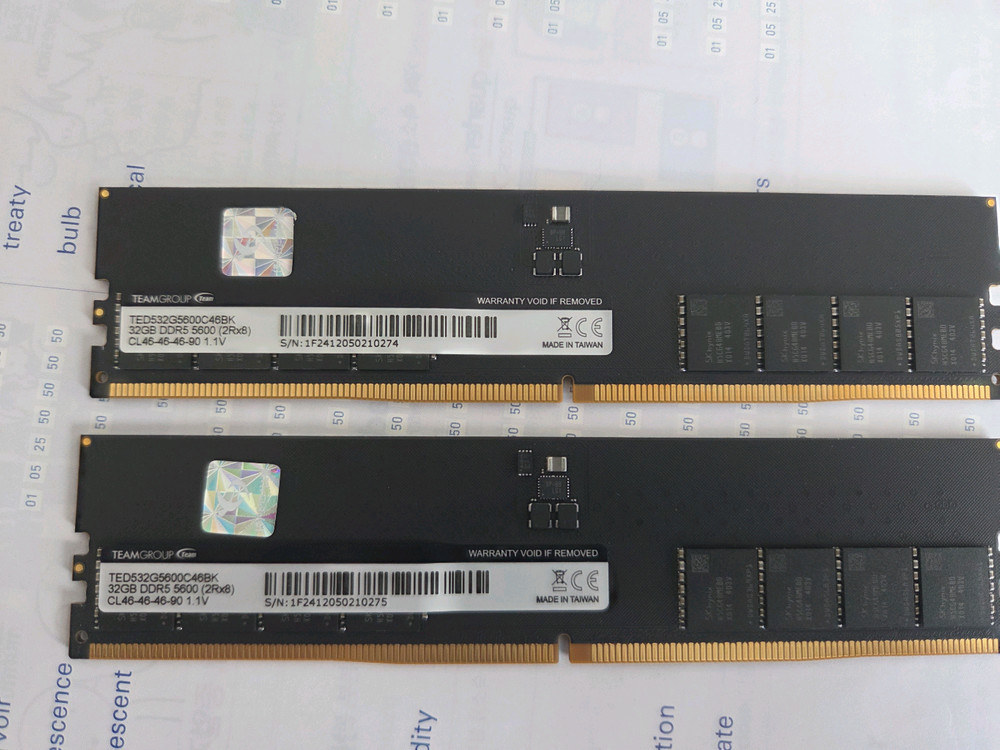 DDR5 팀그룹 5600 32G 2개--0