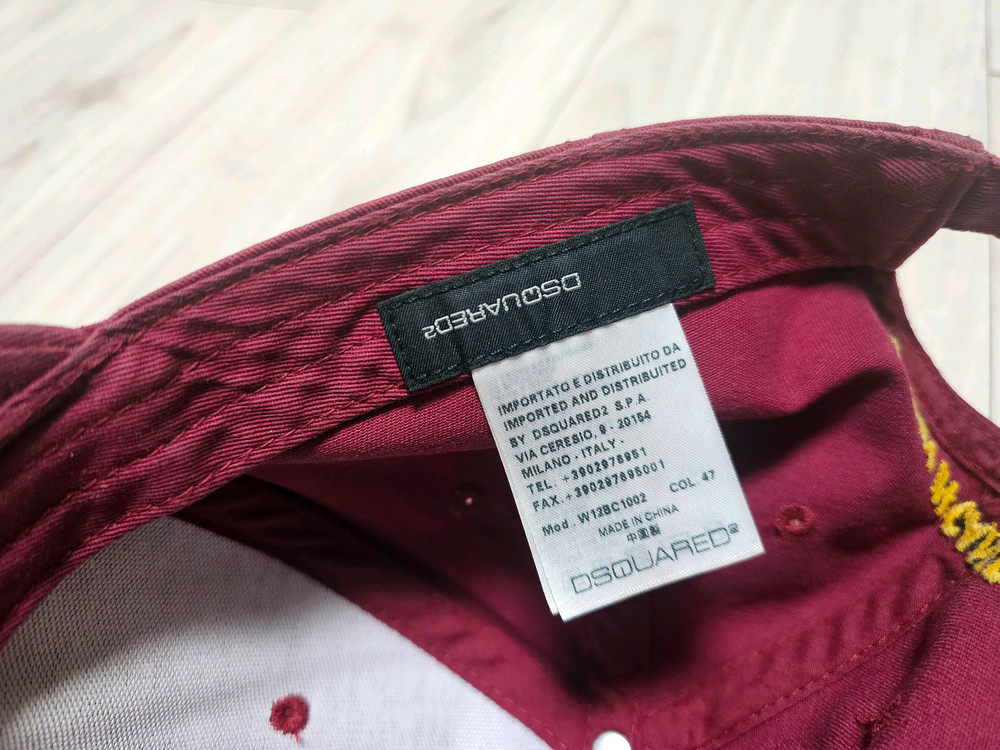 Dsquared2 캐나다 군단 1964년생 볼캡 모자 (와인) 4.5만에 팝니다.--2