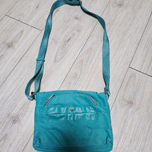 만다리나덕 MISS DUCK 크로스백 5.5만에 팝니다.