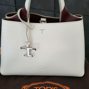 토즈 마이크로 토트백 XBWAPAEL000QRI 9P09토즈 타임리스 마이크로 토트백