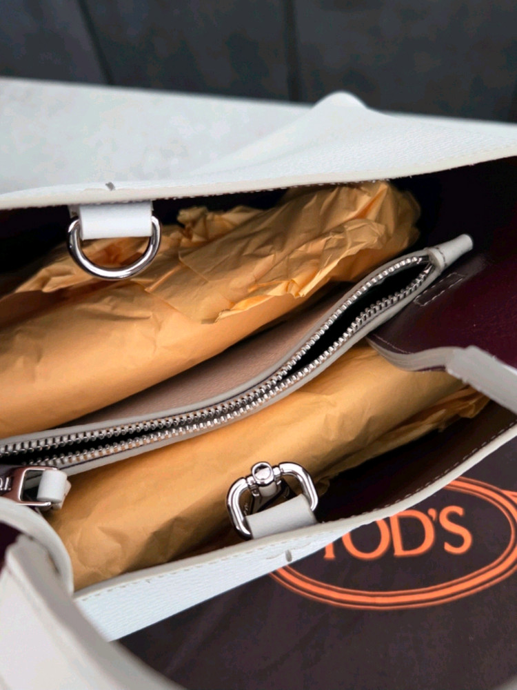 토즈 마이크로 토트백 XBWAPAEL000QRI 9P09토즈 타임리스 마이크로 토트백--4