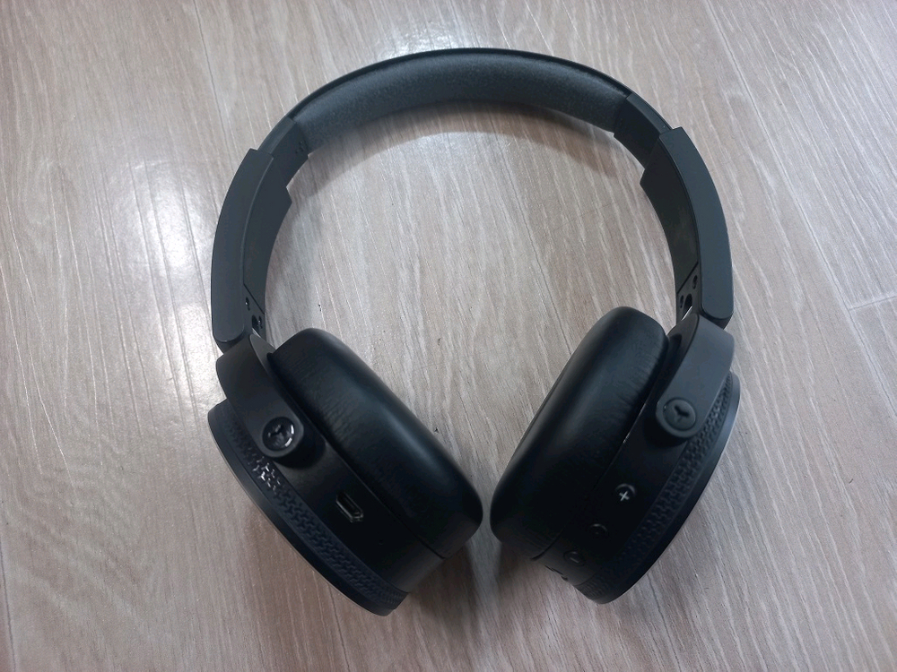 AKG 블루투스 헤드폰--2