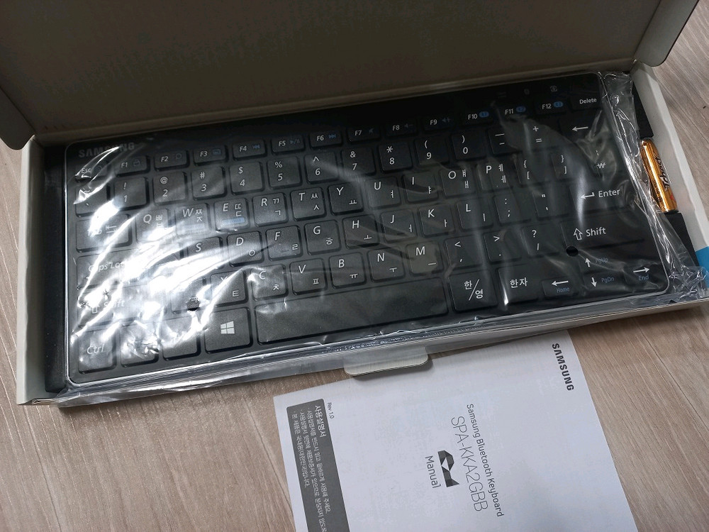 삼성 블루투스 키보드 SPA-KKA2GBB--1