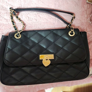 러브캣 백화점정품 퀼팅 체인 크로스백 블랙 히메갸루