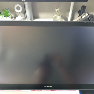 휴이온 KAMVAS 22 PLUS + 어고트론 모니터암