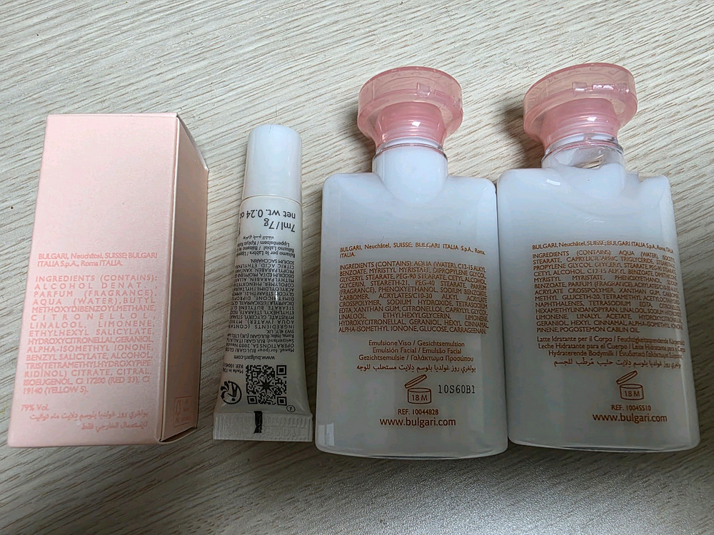 불가리 로즈 골데아 립밤,얼굴 로션,바디로션 미개봉,정품--1